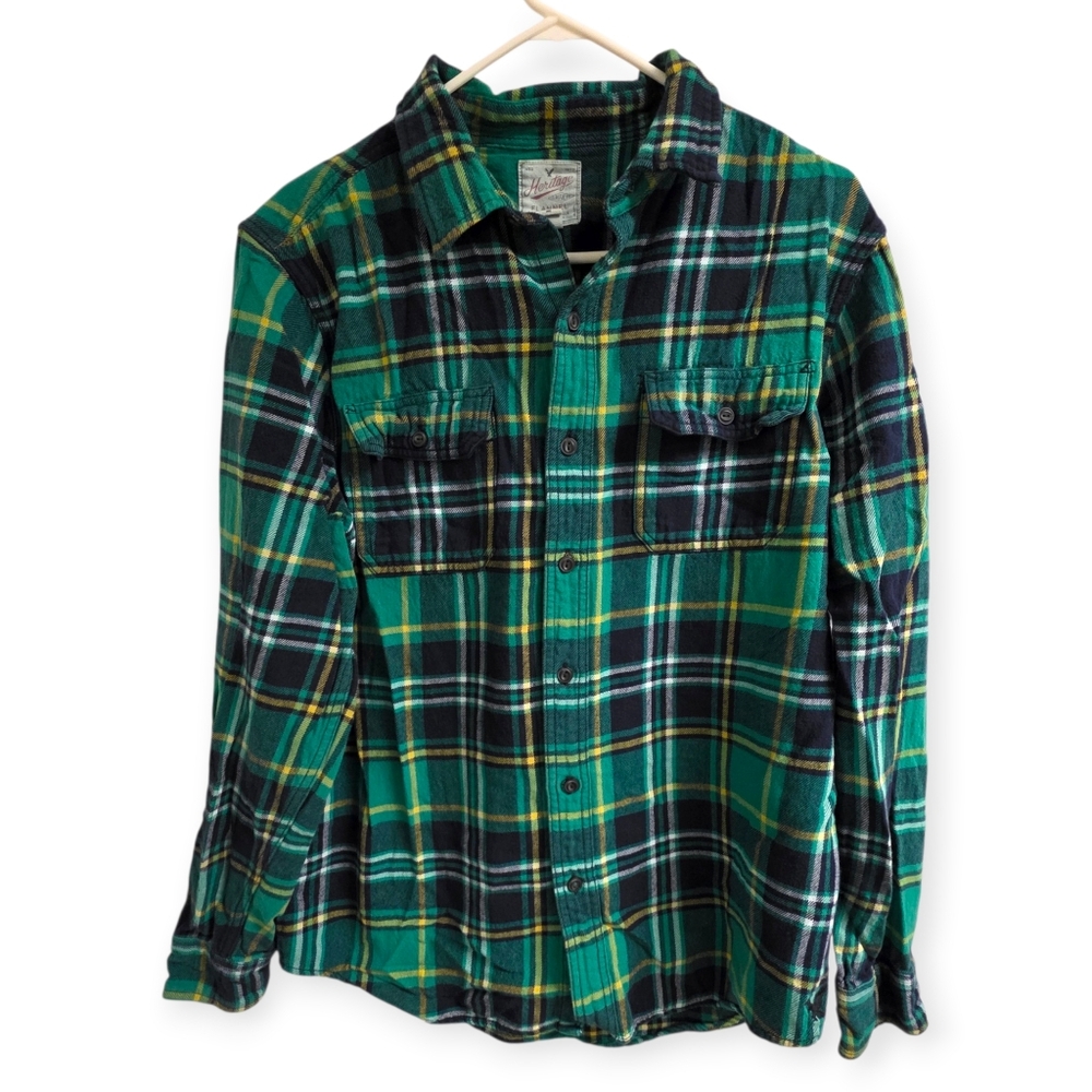 American Eagle Outfitters Green Plaid Button-Down Shirt